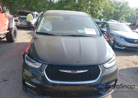 2023 Chrysler Pacifica Hybrid Touring L z USA, uszkodzony, nr VIN 2C4RC1L72PR522982